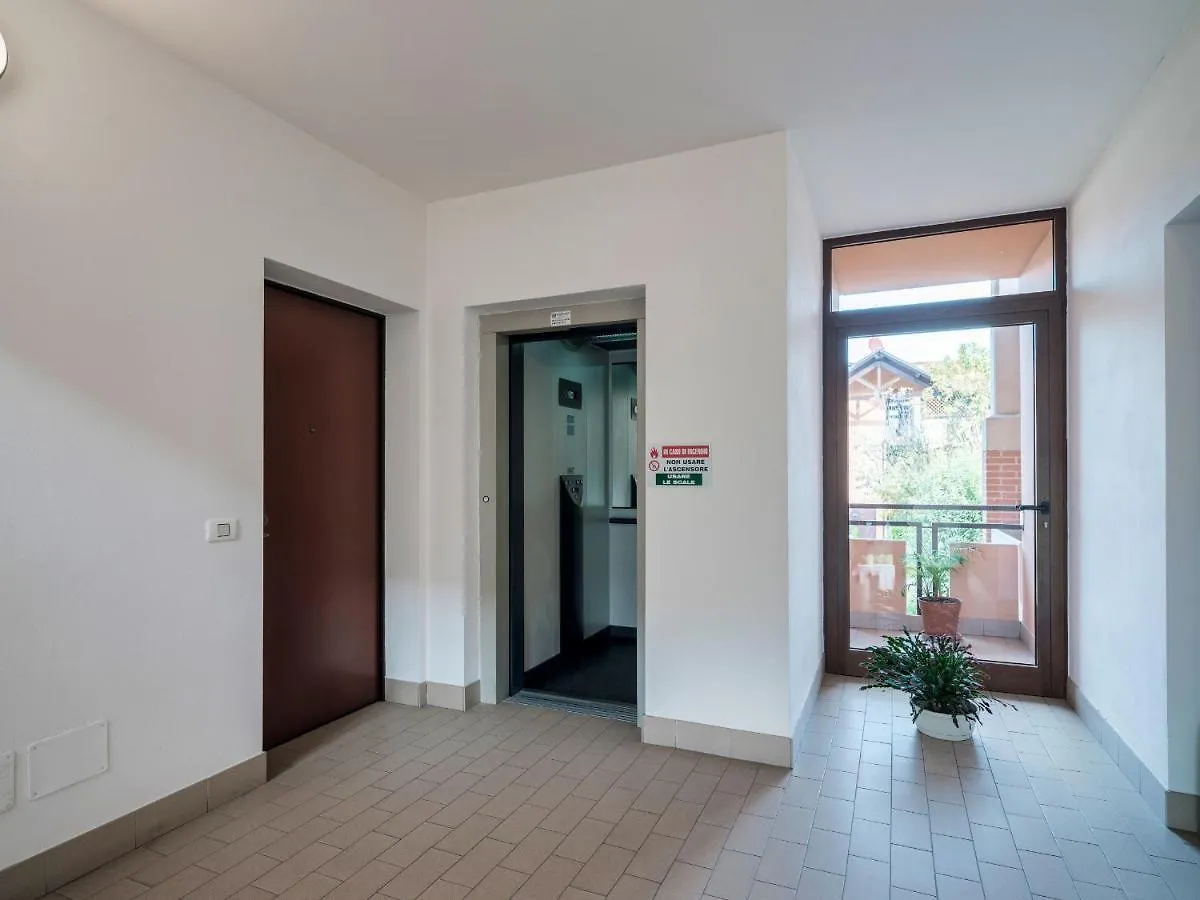 Flowered Balcony - 2 Bedrooms Apartment Sirmione