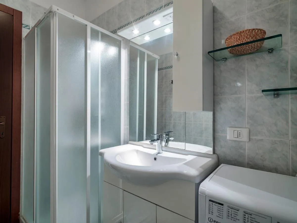 Flowered Balcony - 2 Bedrooms Apartment Sirmione 0*,
